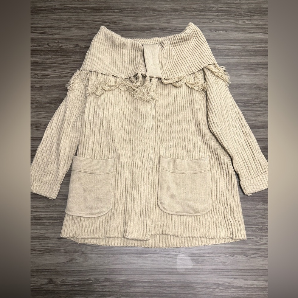 Entro Size Medium Chunky Button Sweater
